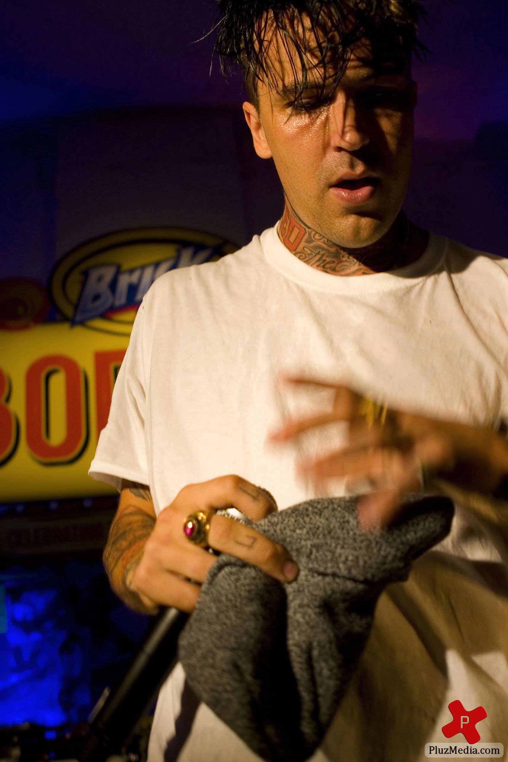 Yelawolf and Slaughterhouse at the Pop-up Bodega photos | Picture 80888